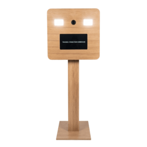 Vous recherchez une location de photobooth à Vitré pour animer votre événement et créer des souvenirs inoubliables ? Vespra Event vous propose la location de borne photo moderne et intuitive, idéale pour les anniversaires, mariages, soirées privées, événements associatifs et professionnels à Vitré et ses alentours.